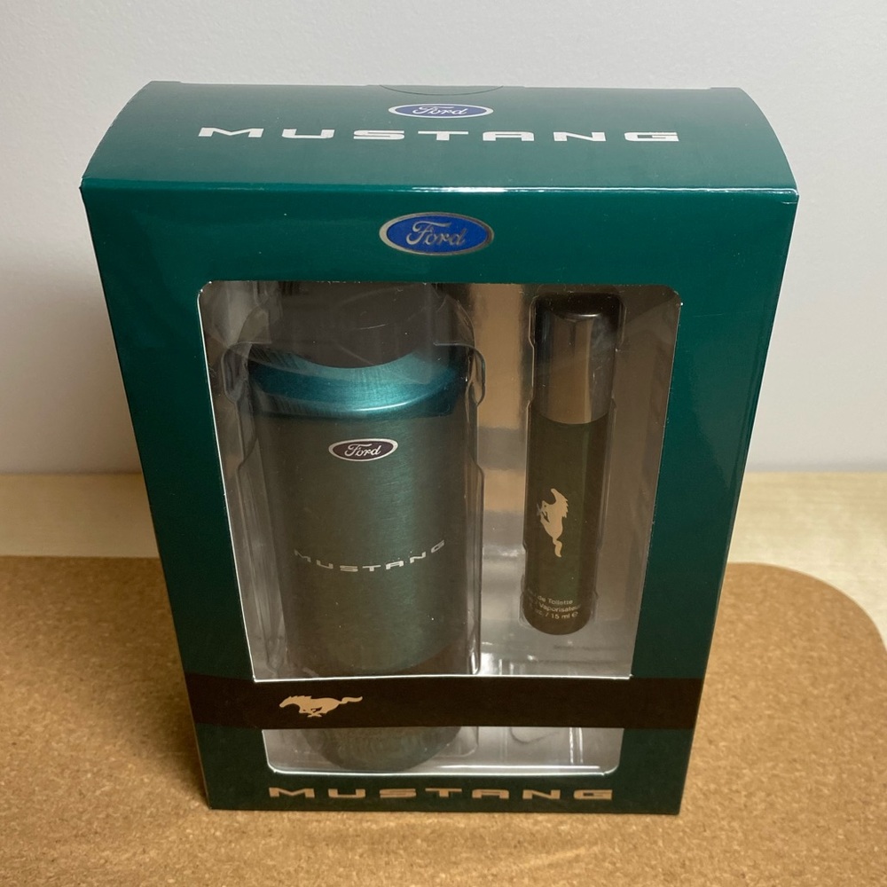 Ford Mustang Green Gift Set